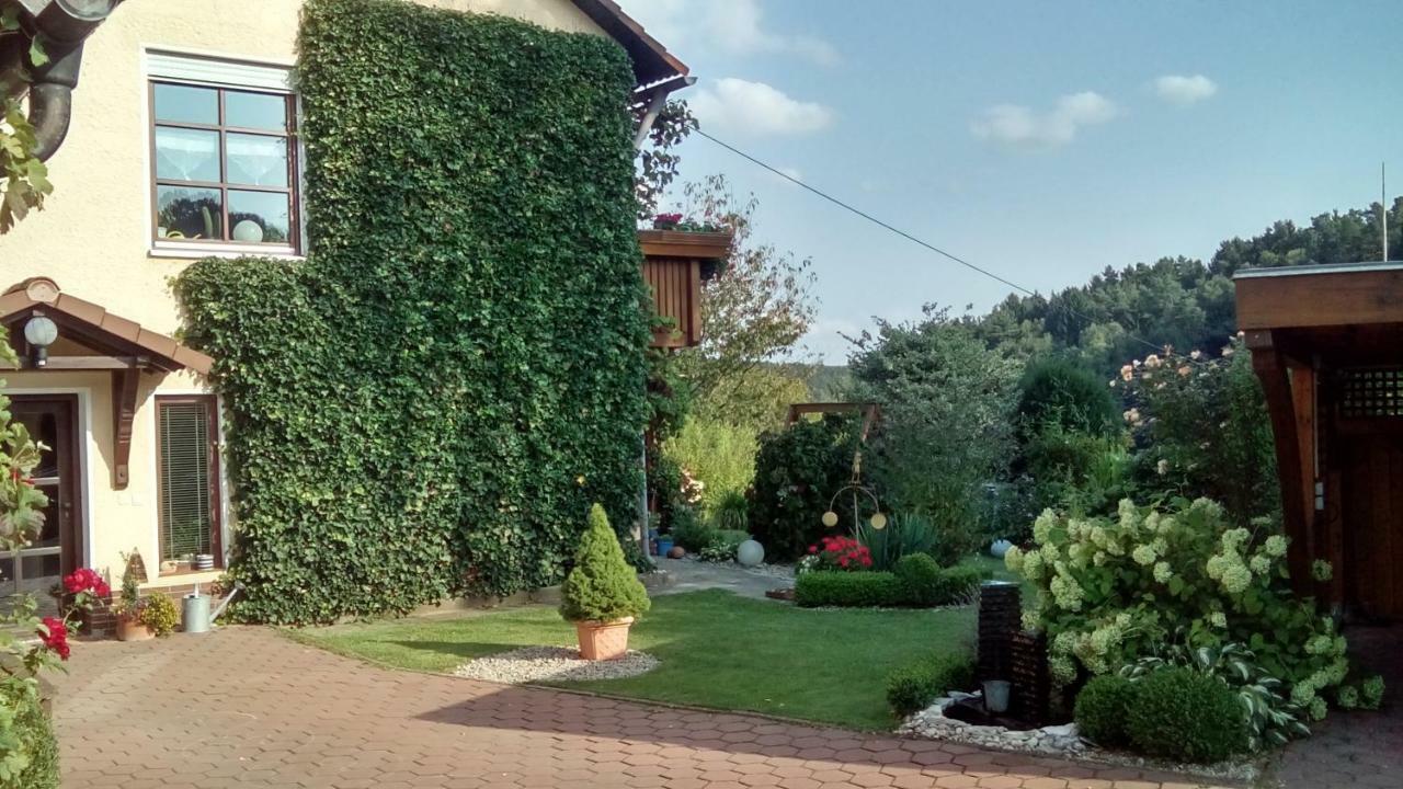 Apartment Mit Gartenblick Eckersdorf エクステリア 写真